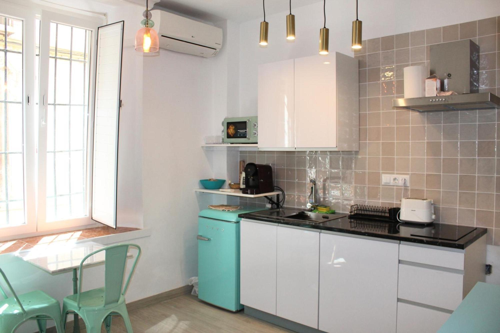 Iyourbasics Lovely Studio Hinestrosa 23 Free Wifi&Ac มาลากา ภายนอก รูปภาพ